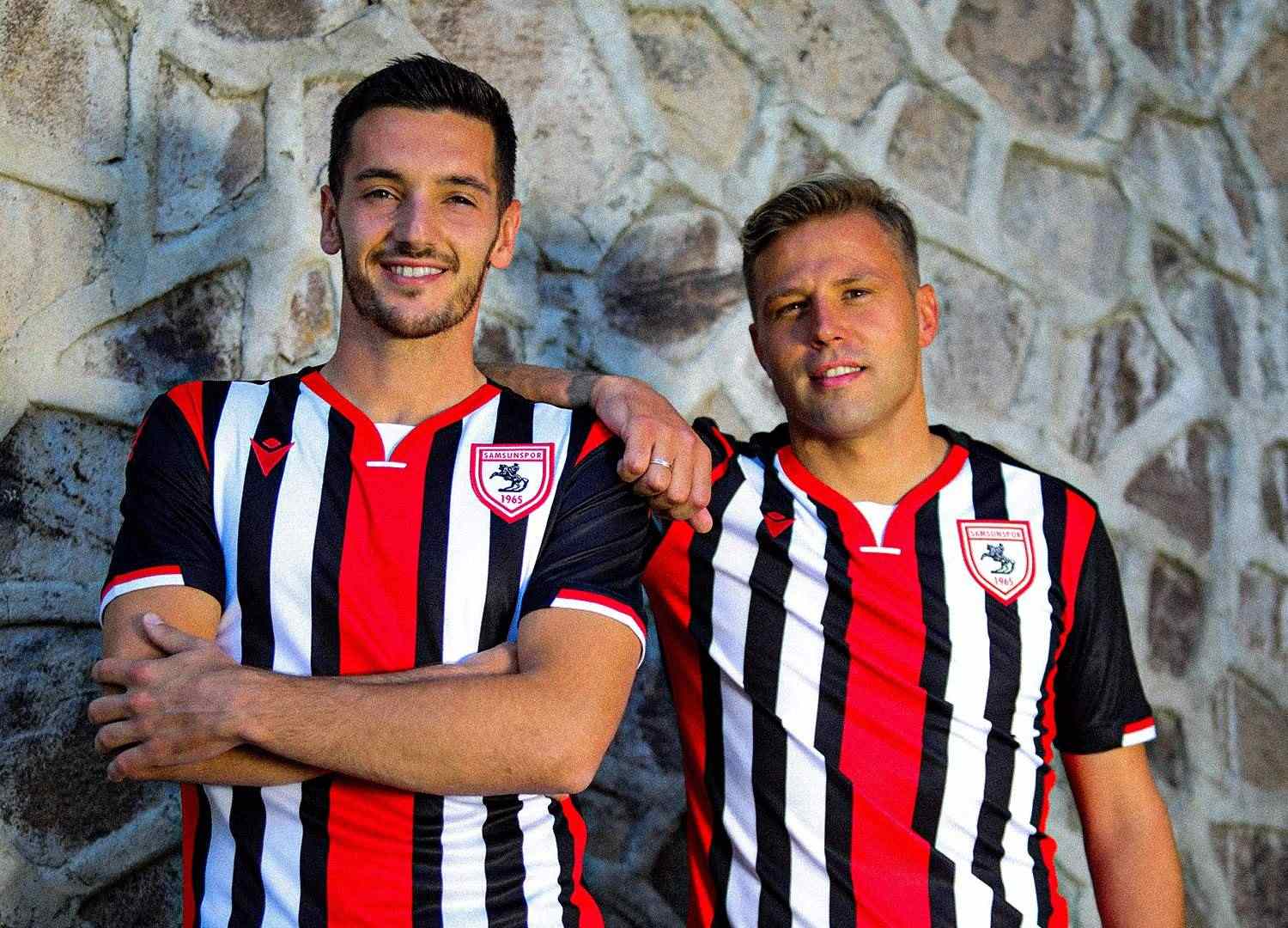 Yılport Samsunspor'un Çubuklu Forması Satışa Çıktı