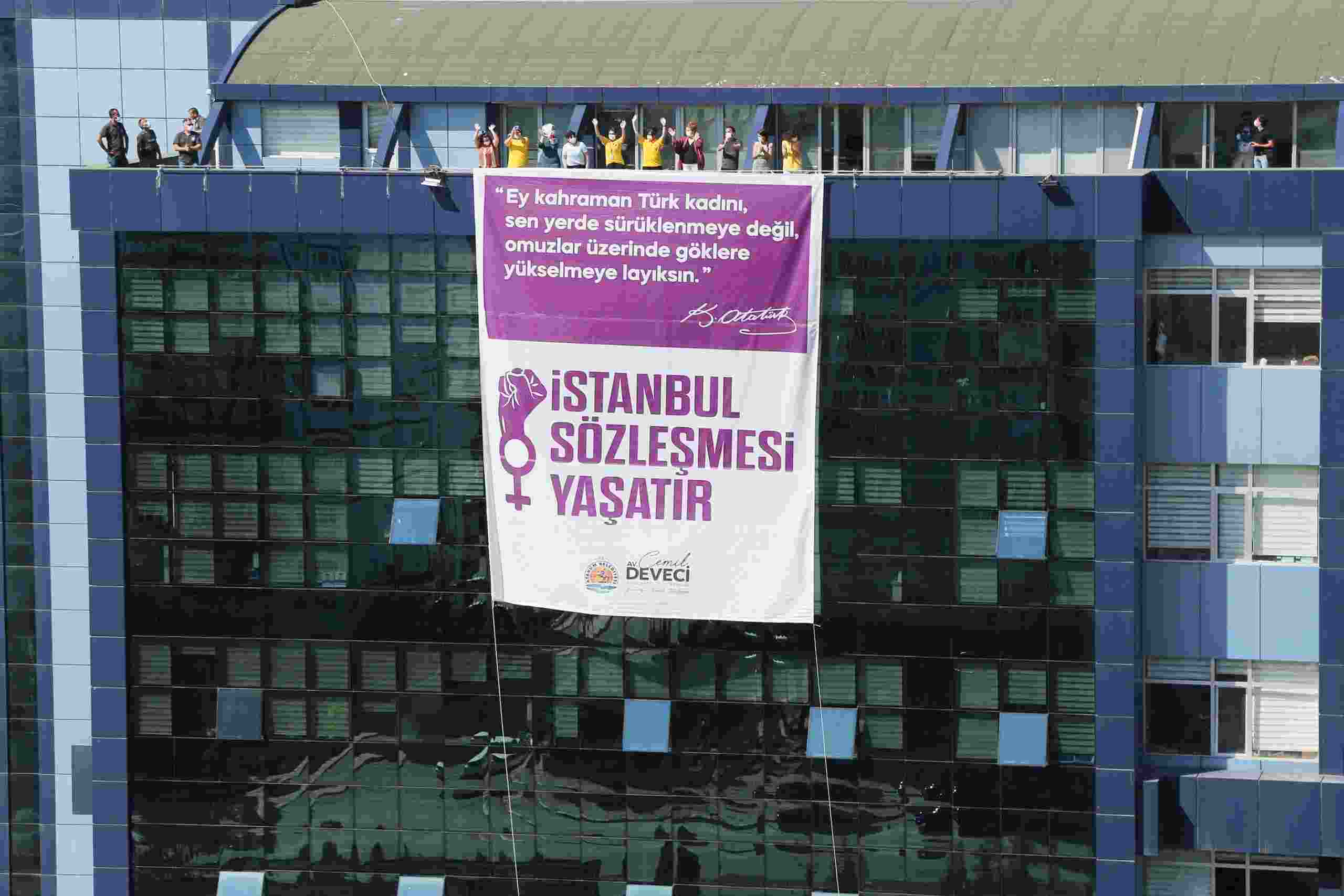 Atakum'da ‘İstanbul Sözleşmesi’ Pankartı