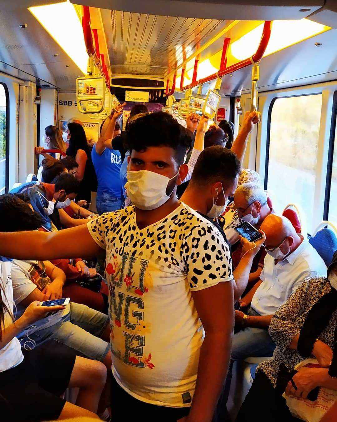Tramvay Yolcularına Çözüm Önerisi: 'Bir Sonraki Aracı Bekleyin'