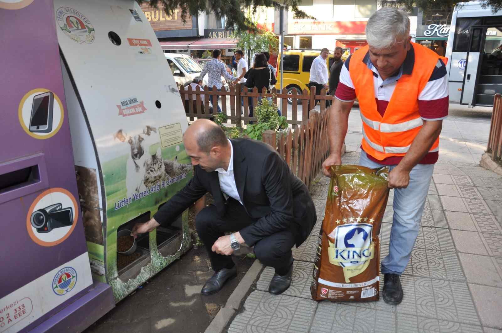 Terme'de Can Dostlara Mama Desteği