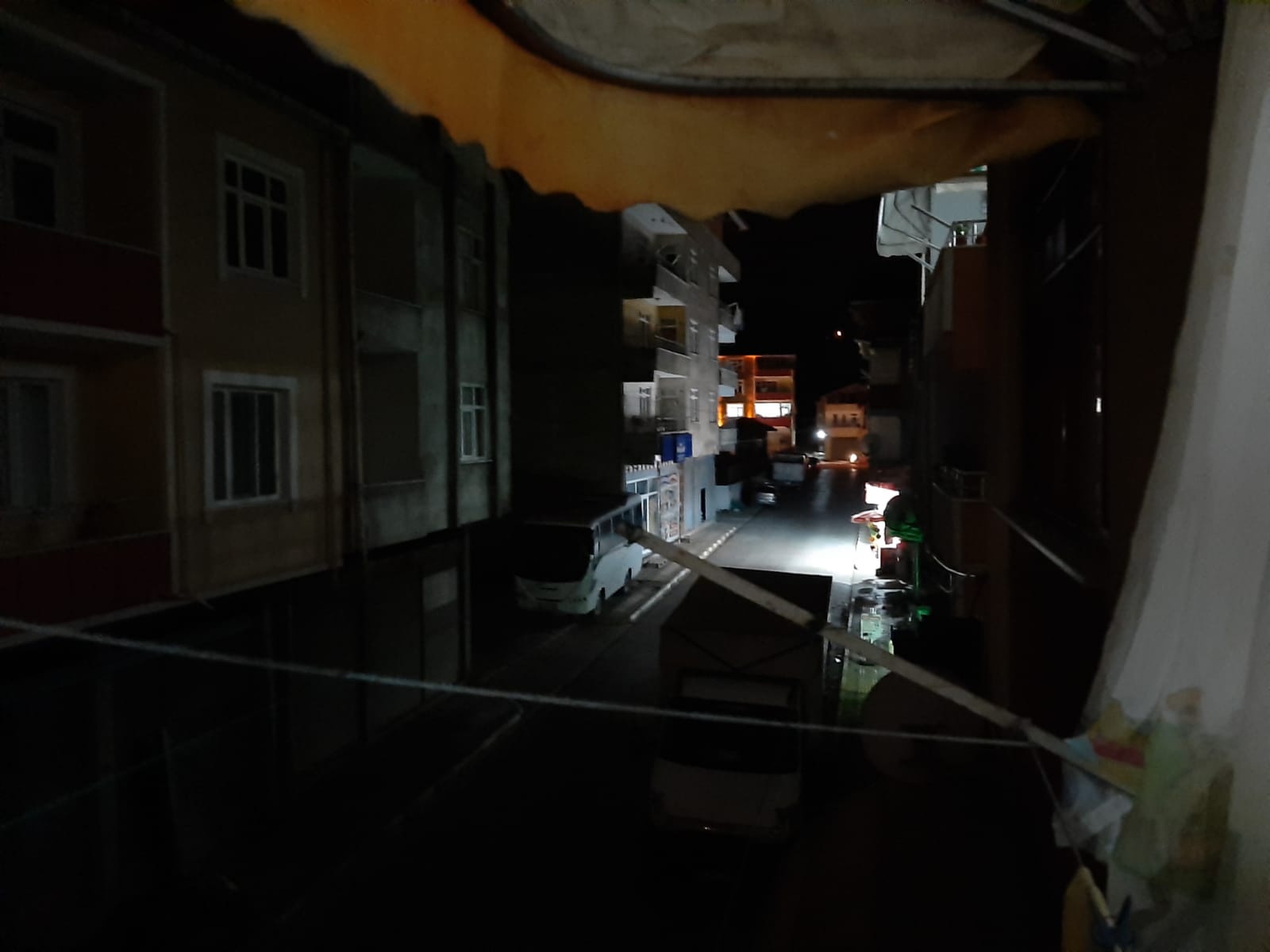 Salıpazarı'nda Mahalle Karanlığa Büründü