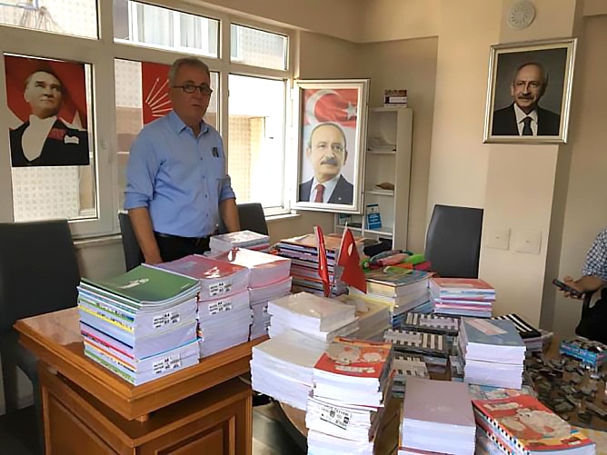 CHP Canik'ten 500 Öğrenciye Kırtasiye
