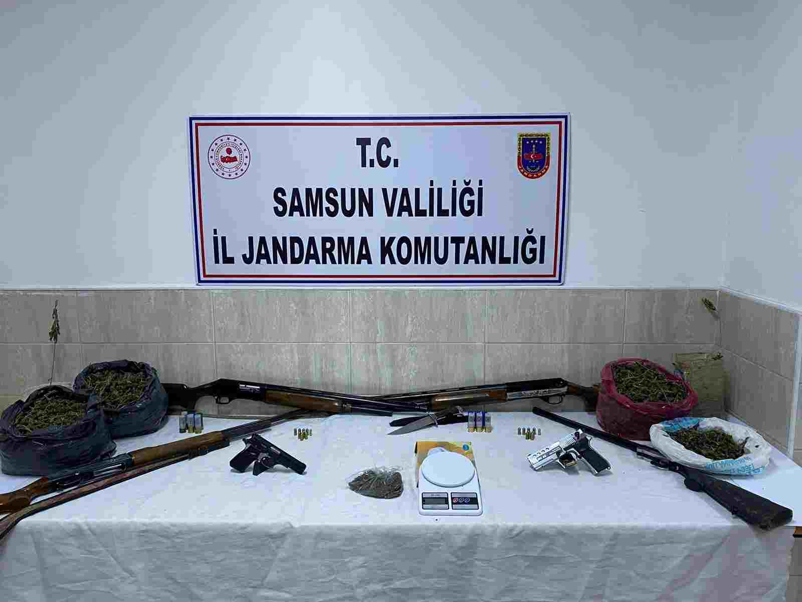 Jandarma 3 Kilo Esrar Ele Geçirdi