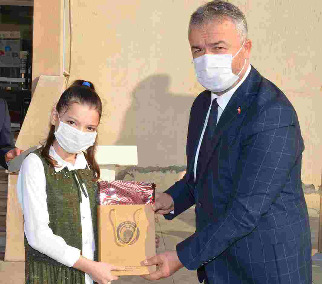 19 Mayıs'ta Öğrenciler 'Cumhuriyeti' Çizdi