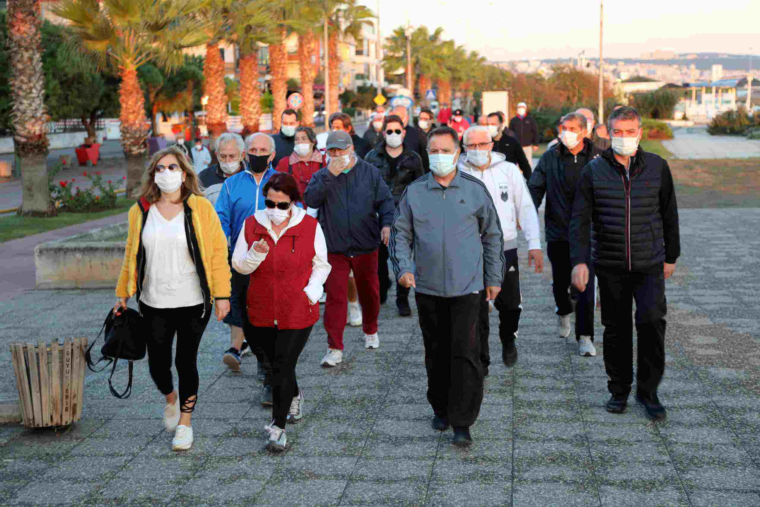 Başkan Deveci Kent Sakinleriyle Birlikte Sağlık İçin 10 Bin Adım Attı