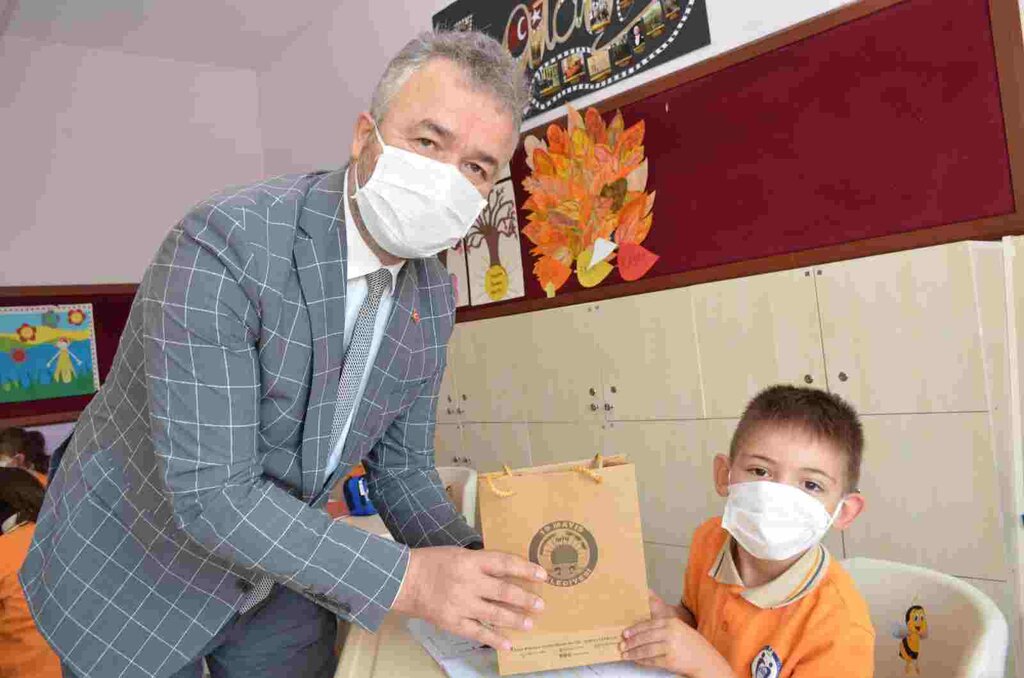 Miniklere Okula Hoş Geldin Hediyesi