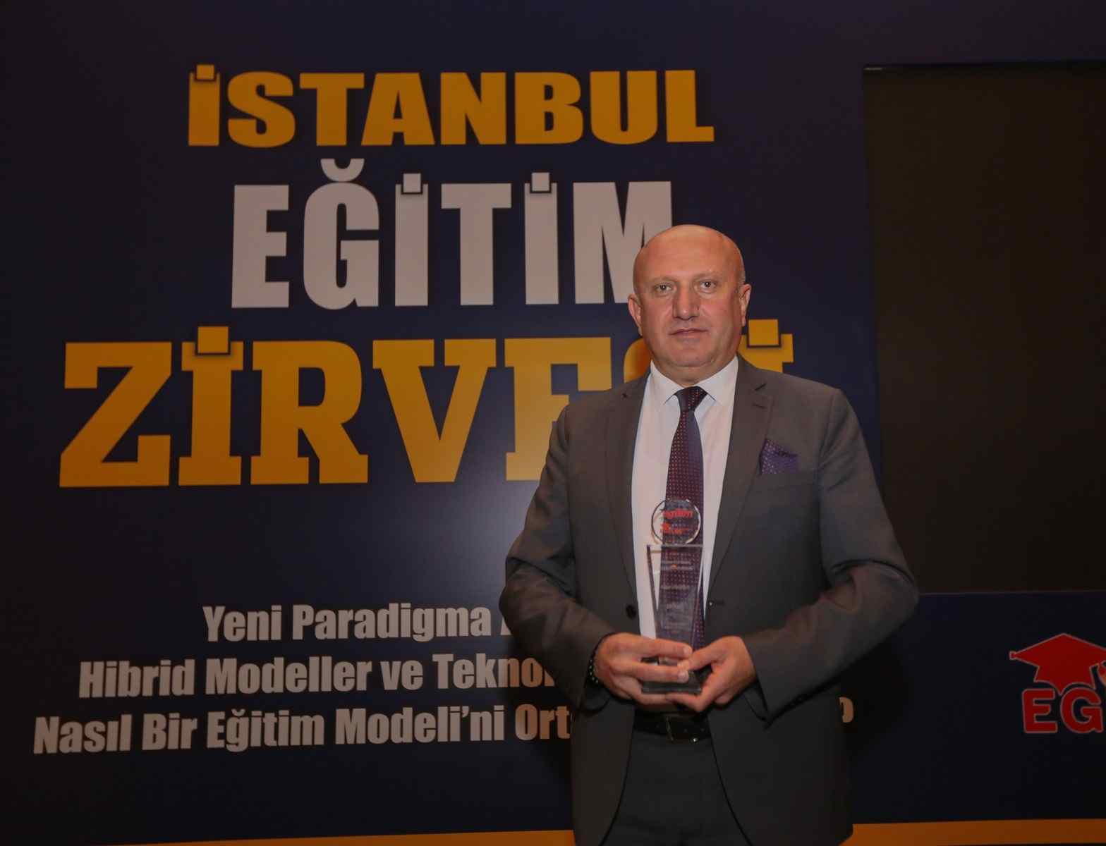 Uğur Okulları'na Eğitimde 'Türkiye Markası' Ödülü