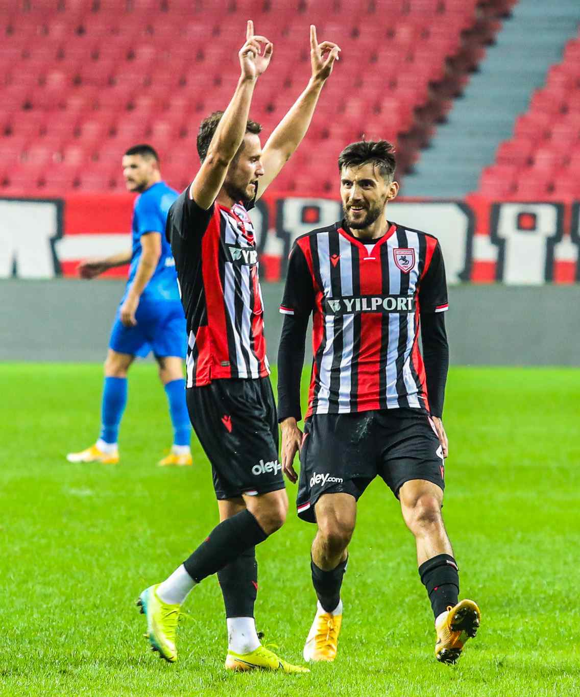 Veli Eksikleri Aratmıyor