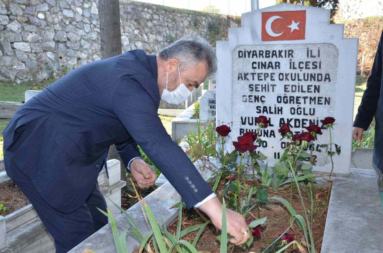 19 Mayıs'ta Şehit Öğretmen Akdeniz'e Dua