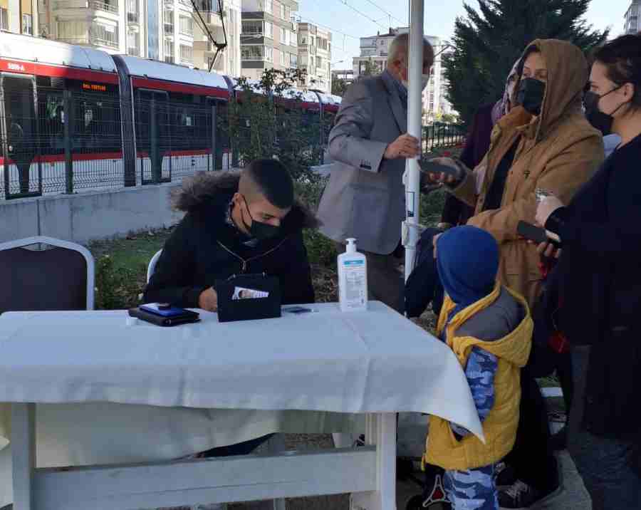 Samkart Kuyruğunda Sosyal Mesafe Unutuldu