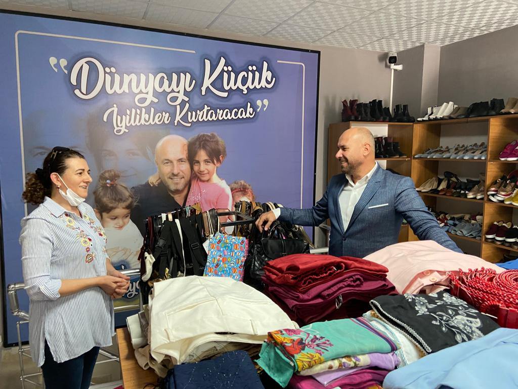 Tekkeköy'de Muhtaca 'Gel-Götür' Hayır Çarşısı