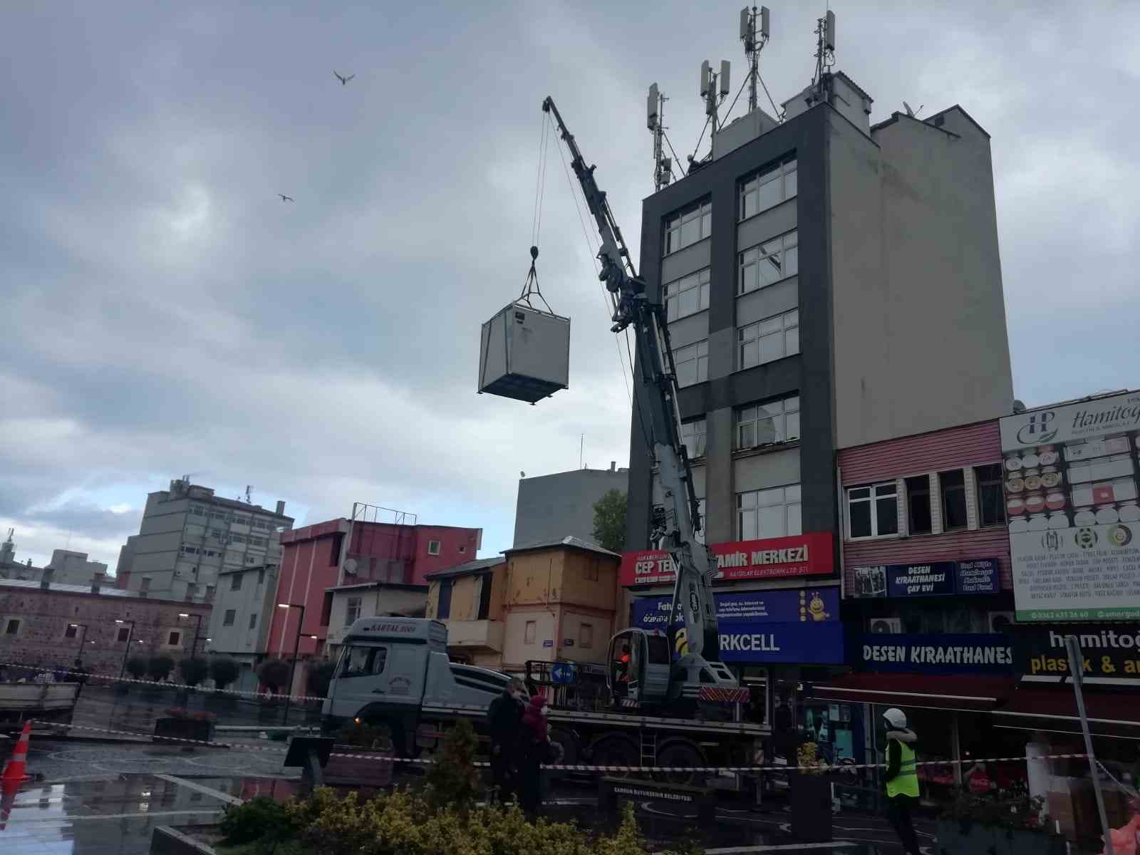 Saathane'de Baz İstasyonları Şaşırttı