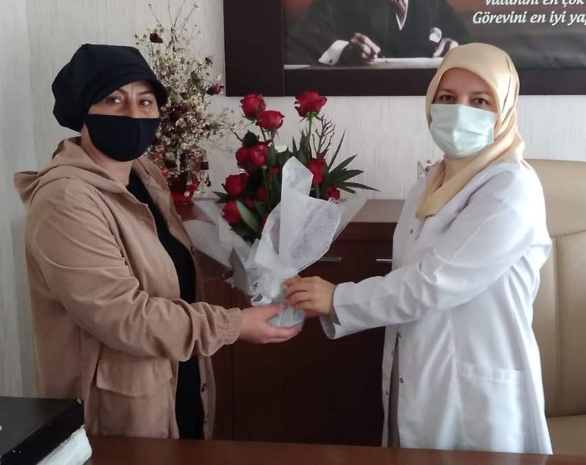 Sağlık Çalışanlarına Çiçekli Teşekkür