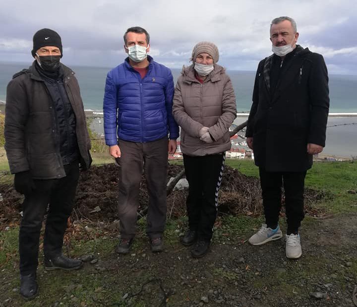 Yakakentli Keleş Ailesinden Örnek Davranış