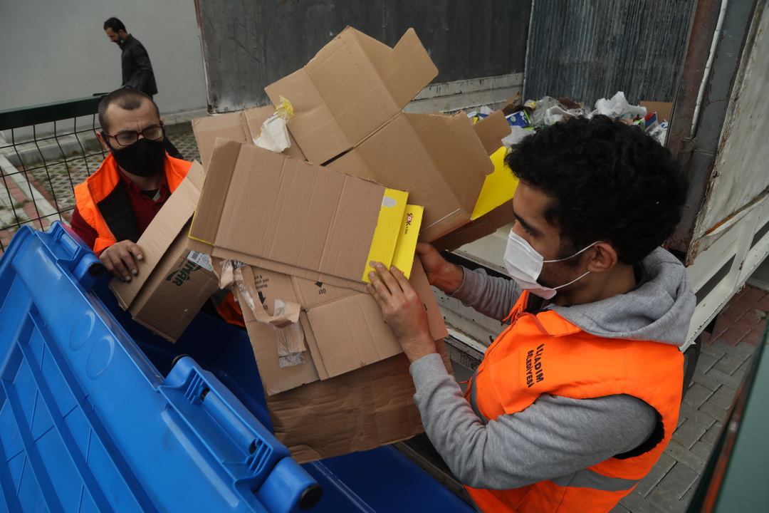 422 Hanenin Evsel Atıkları Geri Dönüşüyor