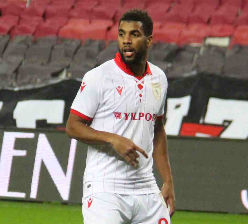 Mathias Coureur'un Penaltısı Verilmedi