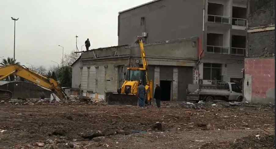 Havuzlu İsmail Kahvehanesi Yıkıldı