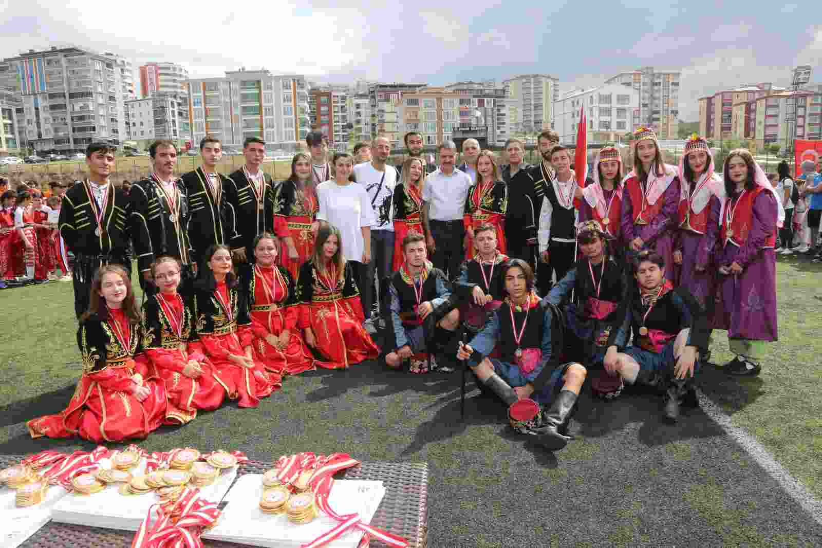 Atakum Belediyesi Halk Oyunları Topluluğu Türkiye’yi Tanıtacak