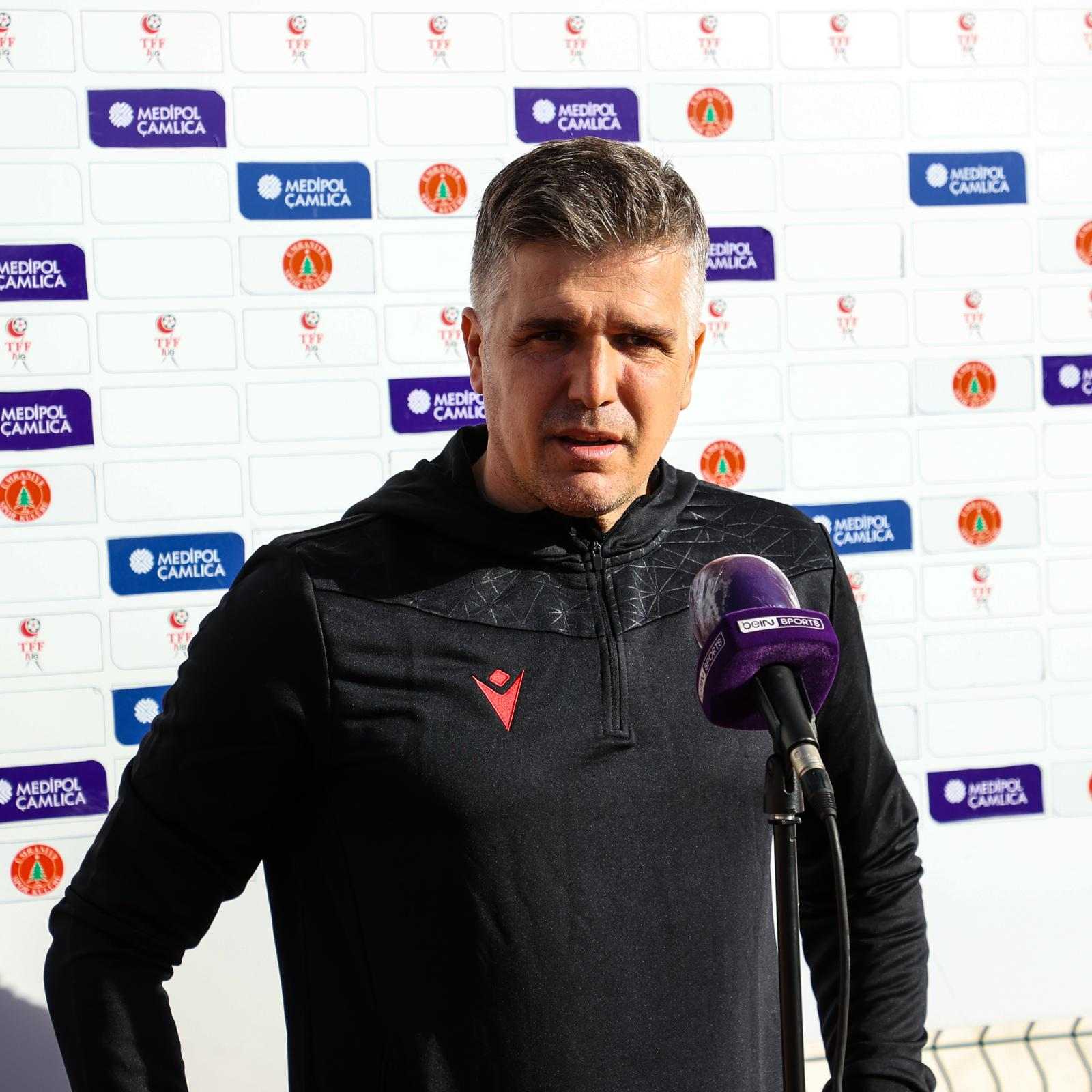 Tiyatroda Başrol Hakem