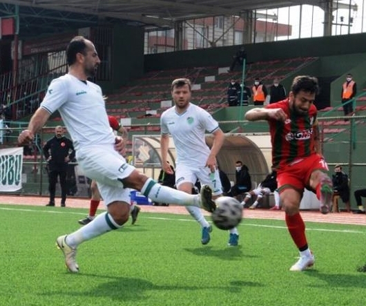 Otoritesiz Hakemlerle Puan Kaybediyoruz