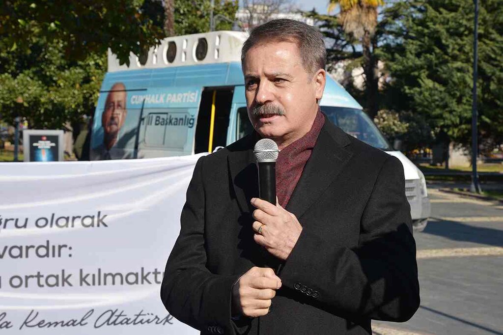 Atatürk Anıtı'nda Buluşan Kadınlara Çağrı: Birleşin ve Örgütlenin
