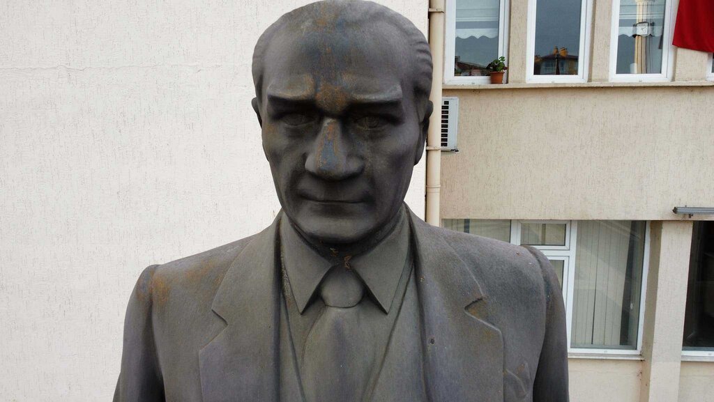 19 Mayıs'ta Atatürk Heykeli Polemiği