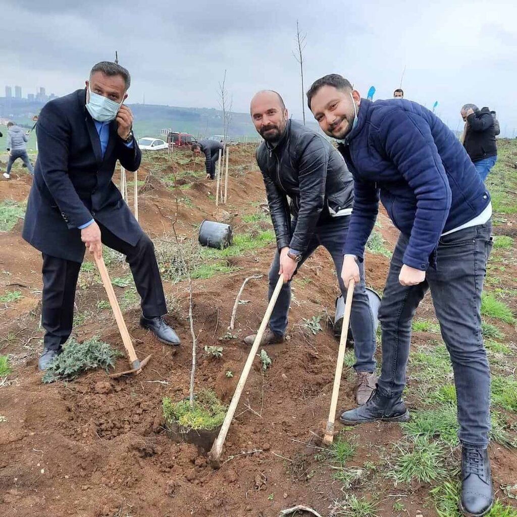Bulut Emlak'tan Doğaya Fidan