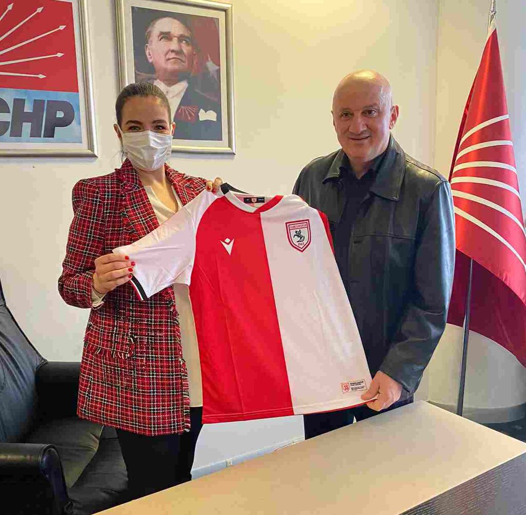 Samsunspor Formasını Odasına Astı