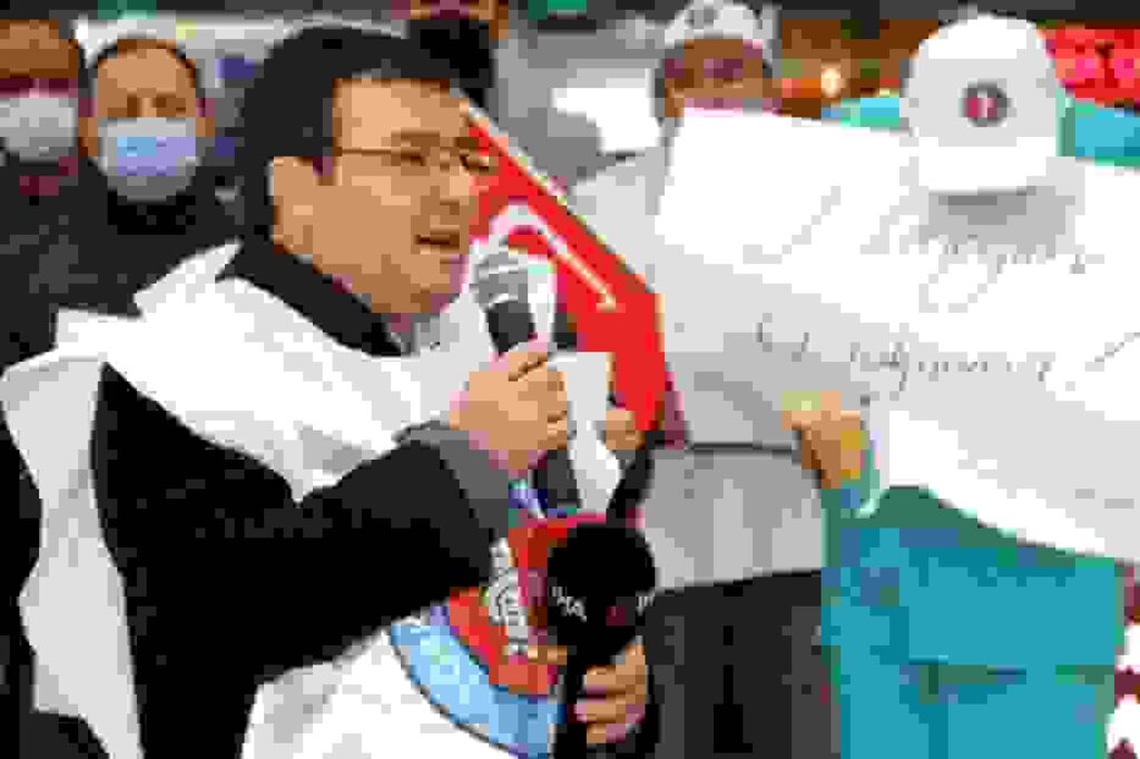 OMÜ'de Sağlık İşçileri Ayakta