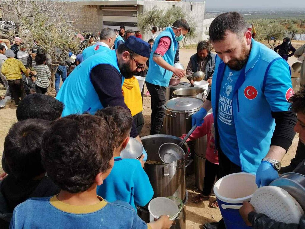 Diyanet Vakfı Açlığın Kol Gezdiği Suriye'de