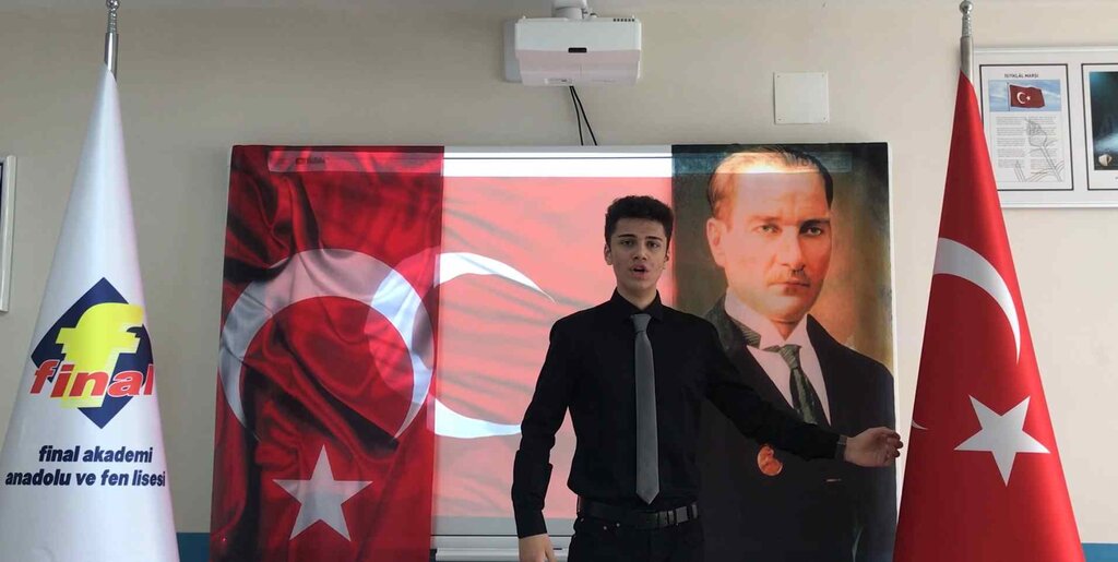 İstiklal Marşı'nı Okuyan Öğrenciler Mest Etti