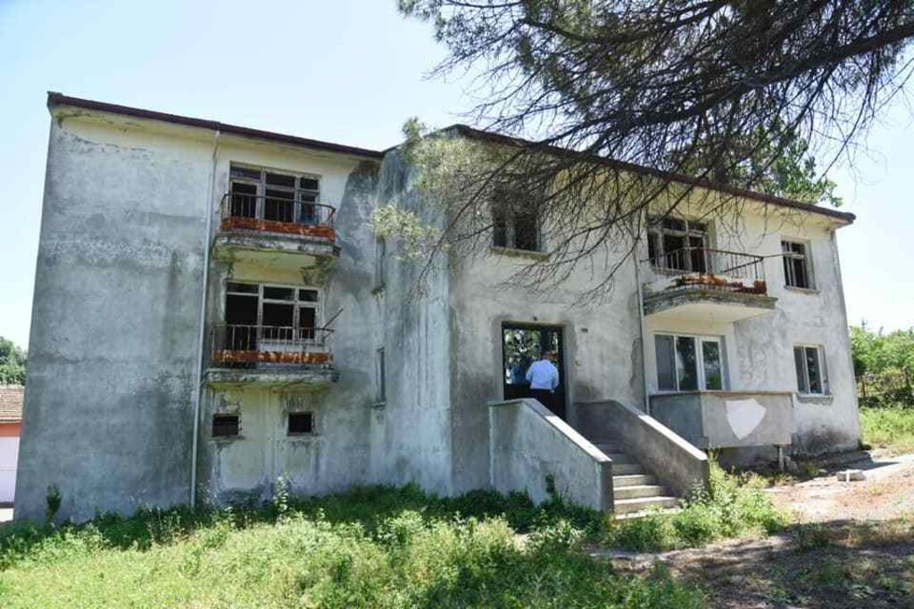 Tekkeköy'de Atıl Durumdaki Okul Yenileniyor