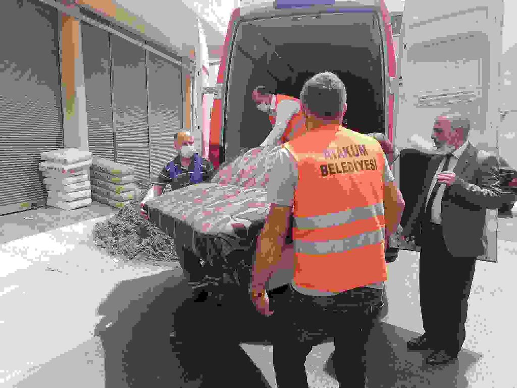 CHP Bafra'dan Yangınzede Aileye Şefkat Eli