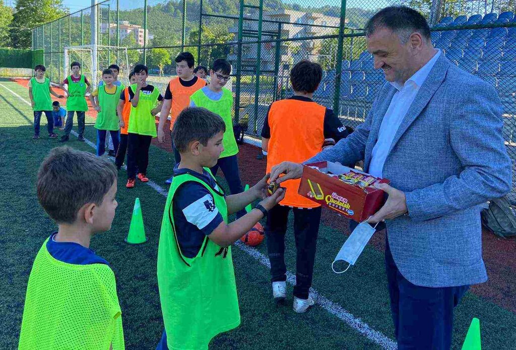 Salıpazarı'nda Yaz Futbol Kursu Açıldı