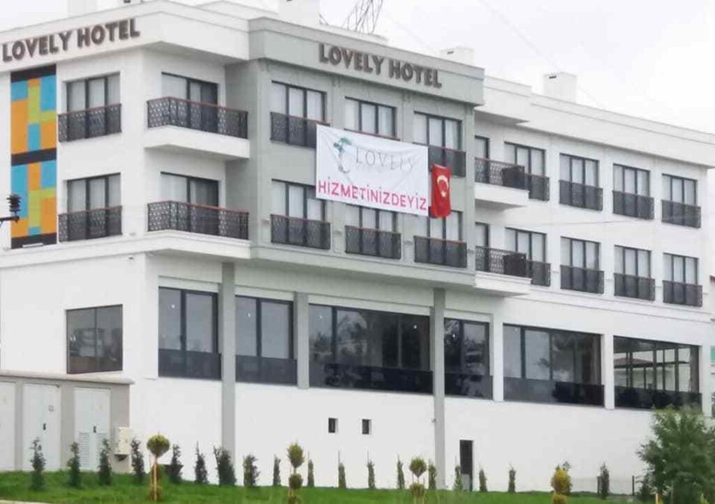 Lovely Hotel Yakakent'te
