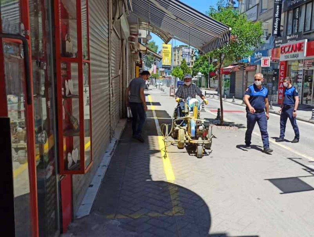 İlkadım’da Kaldırım İşgaline Çizgili Önlem