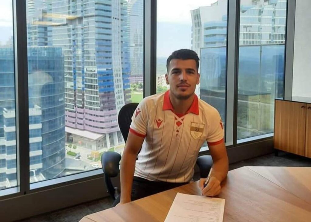 Sol Bek Hüseyin'den İlk Mesaj