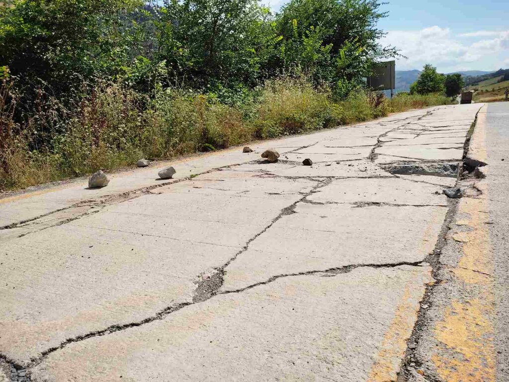 Ölüme Davetiye Çıkaran Beton Yol!