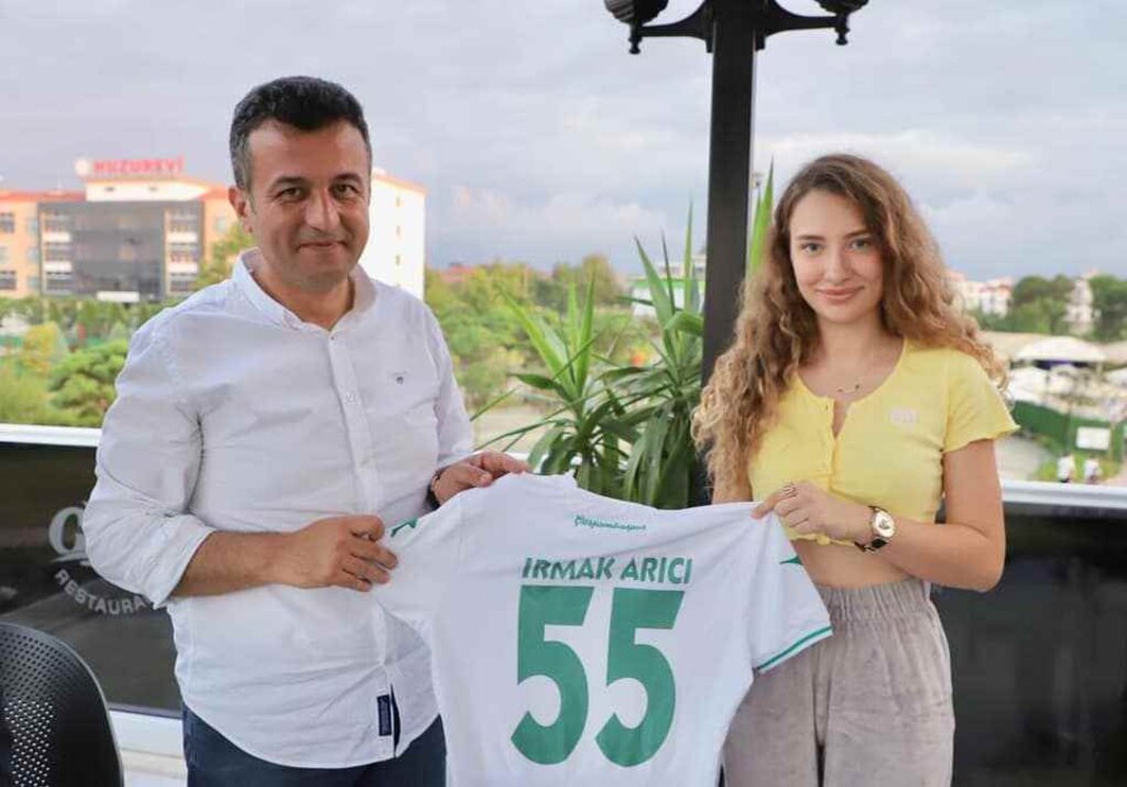 Ekin ve Irmak'a Çarşamba Hediyesi