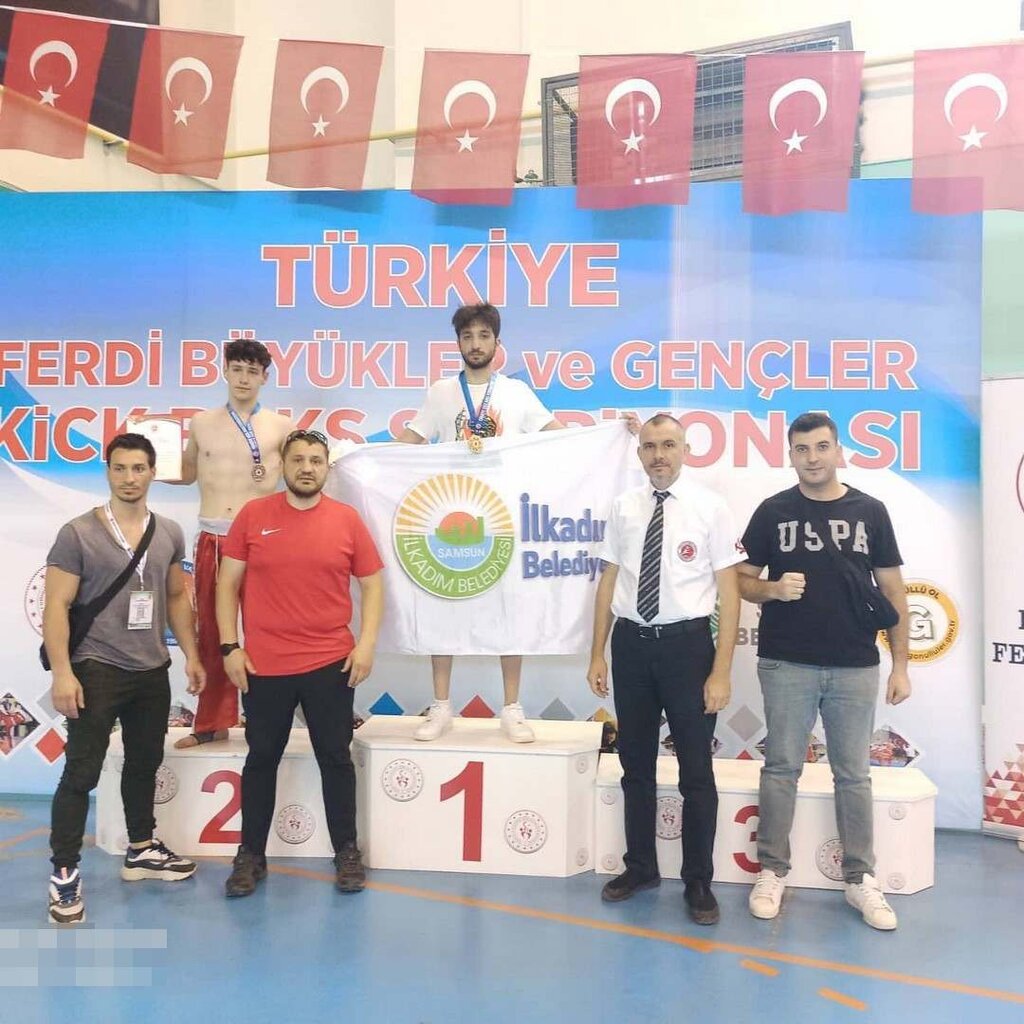 İlkadım Kick Boks Takımı Madalyaları Topladı