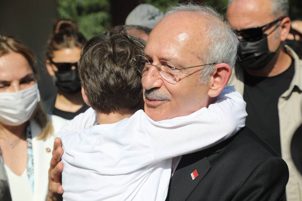 CHP Lideri Kılıçdaroğlu Samsunlularla Kucaklaştı