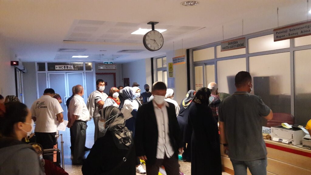 Bafra Devlet Hastanesi'nde Kuyruk Çilesi