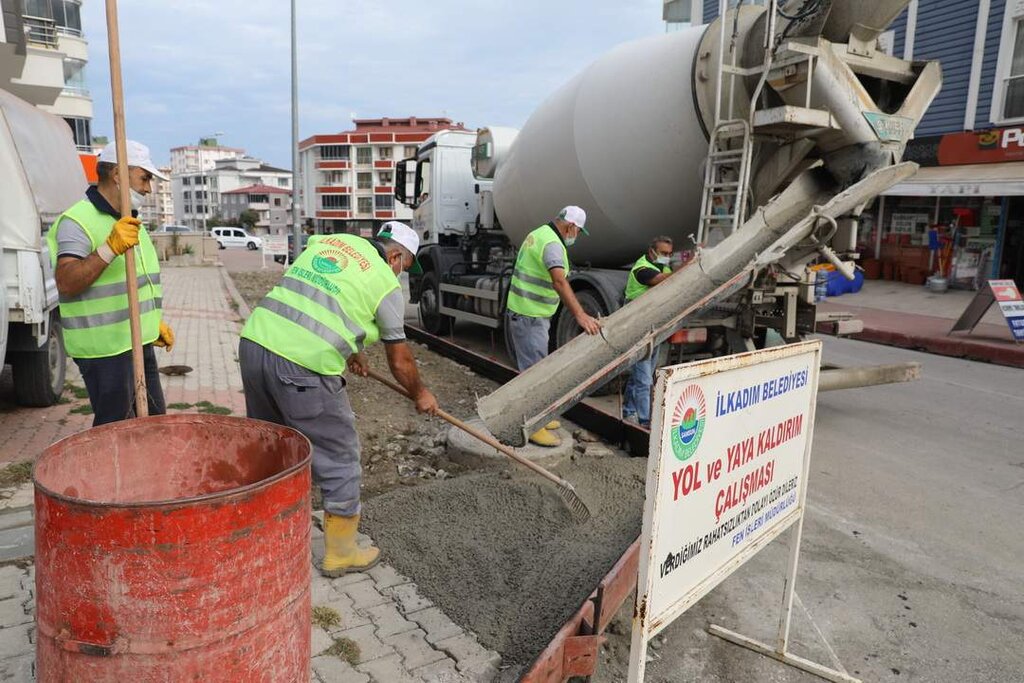 İlkadım Sokaklarına Beton Kaldırım