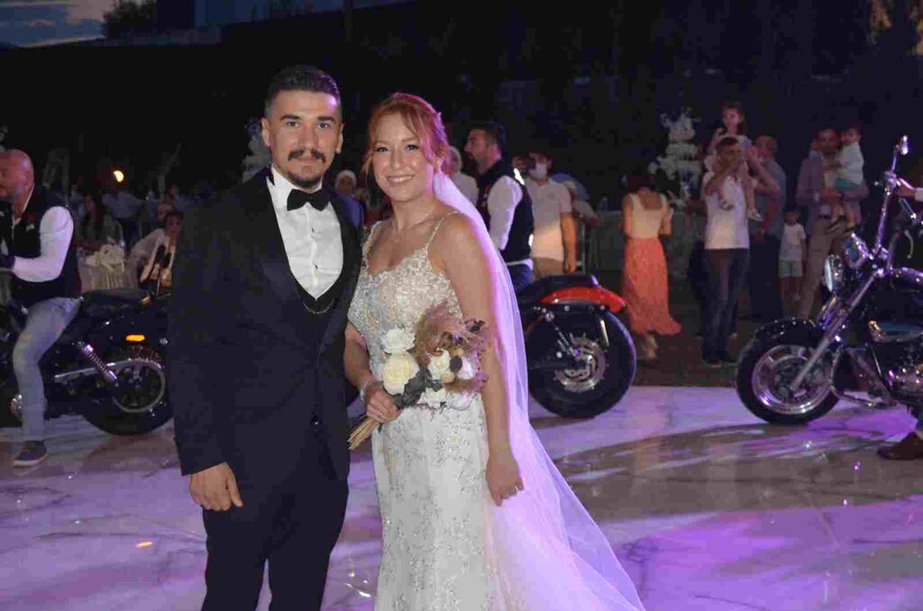 Onur ve Ceren Dünya Evine Girdi