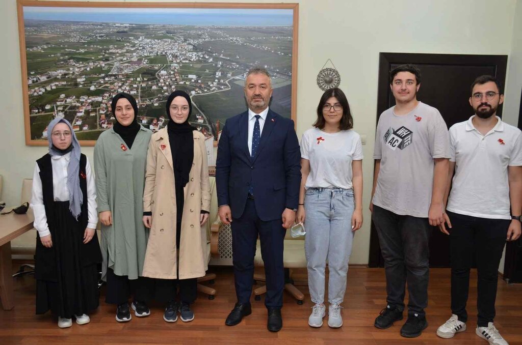 YKS'de Derece Yapan Öğrencilere Altın