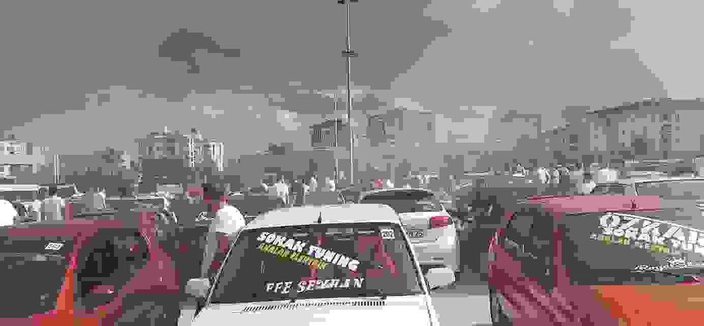 Atakumlular Pazar Sabahına Egzoz Sesleriyle Uyandı