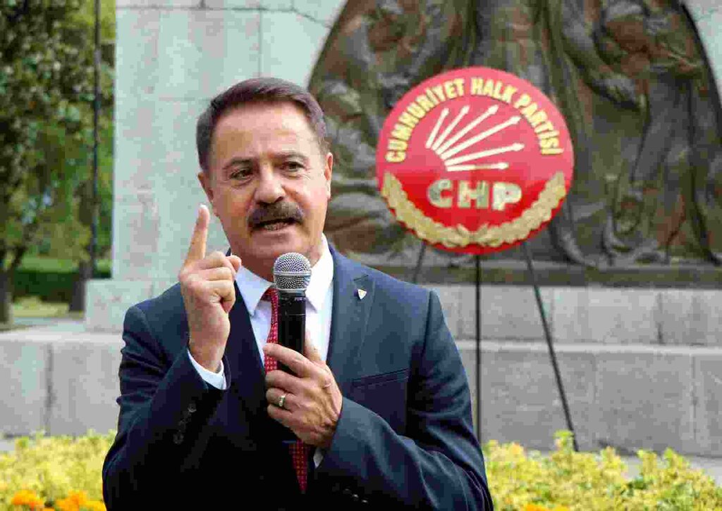 Övünmekten Çok Daha Fazlası Lazım
