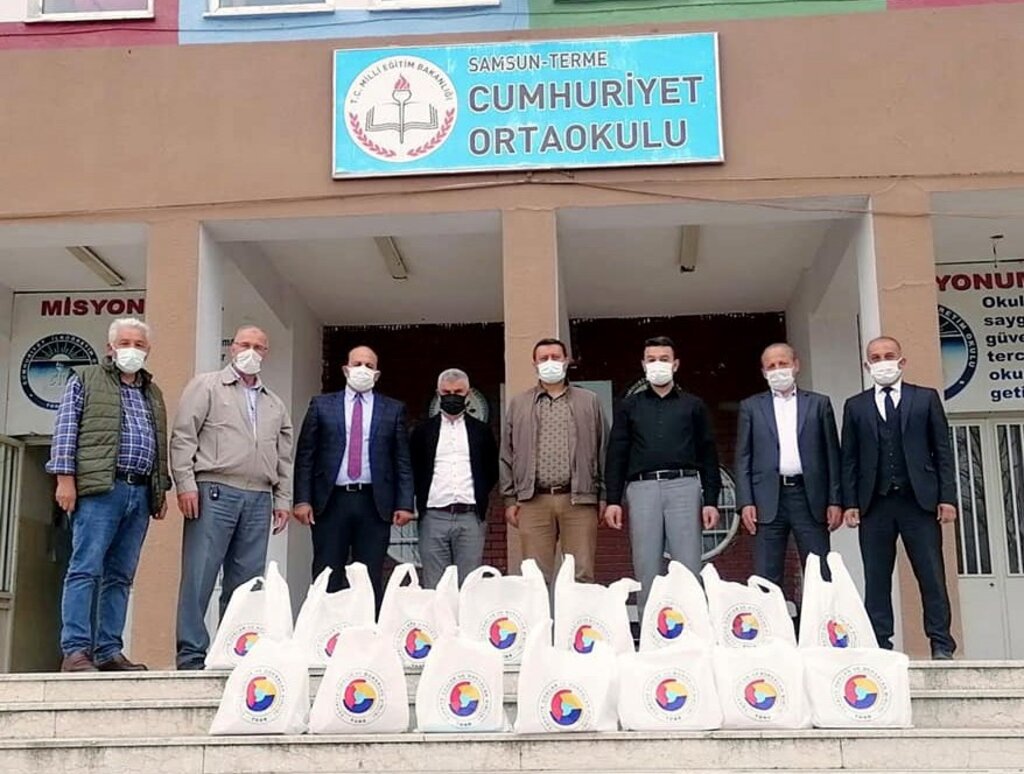 Terme'de 625 Öğrenciye Kırtasiye Desteği