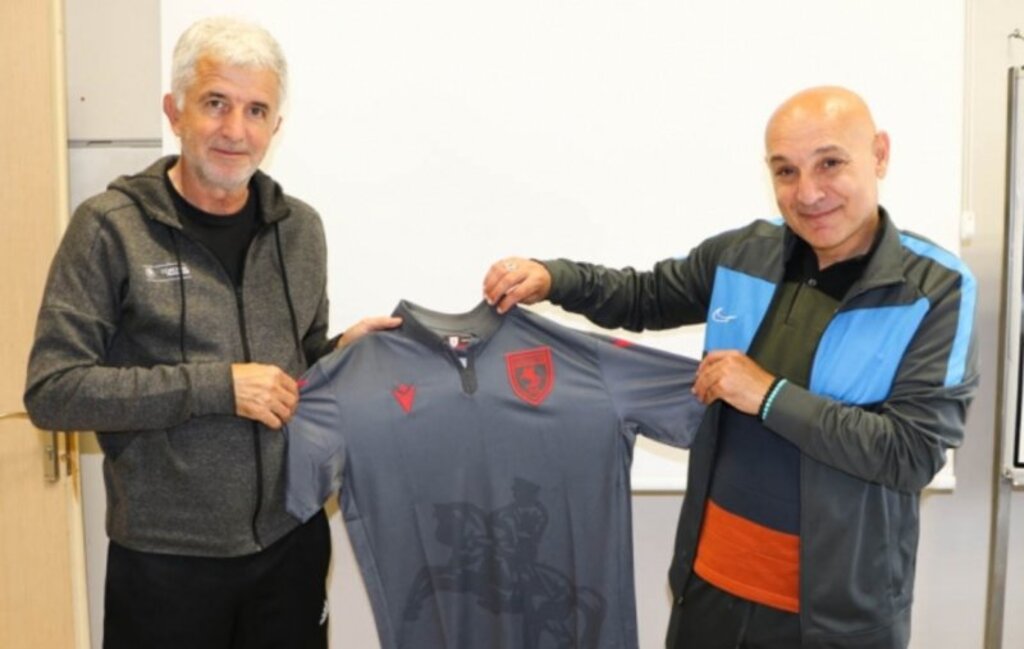 Futbol Akademi Antrenörlerine Seminer