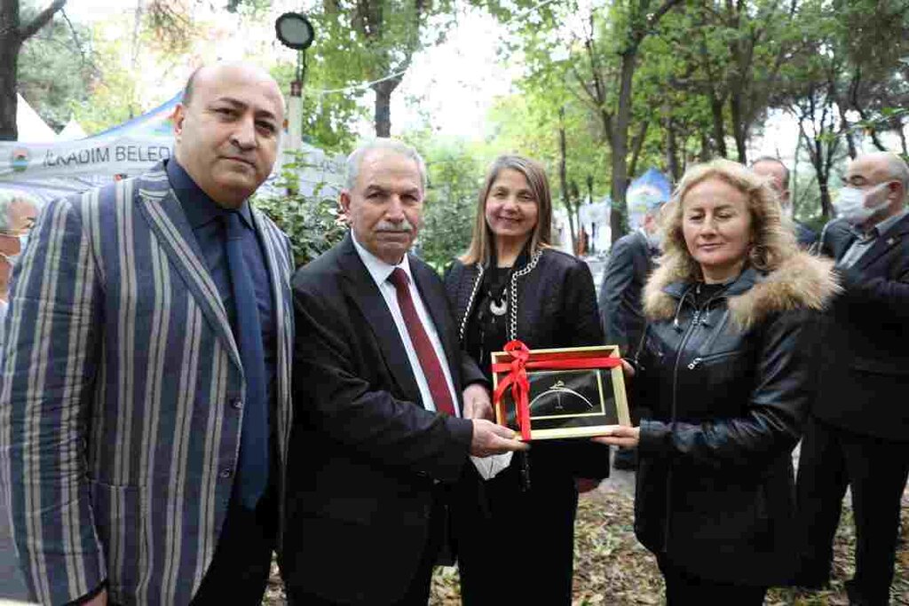 İlkadım’da Sanat Çarşısı Açıldı